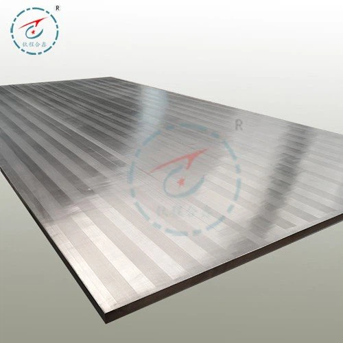 Placa de acero revestida de titanio laminada en caliente